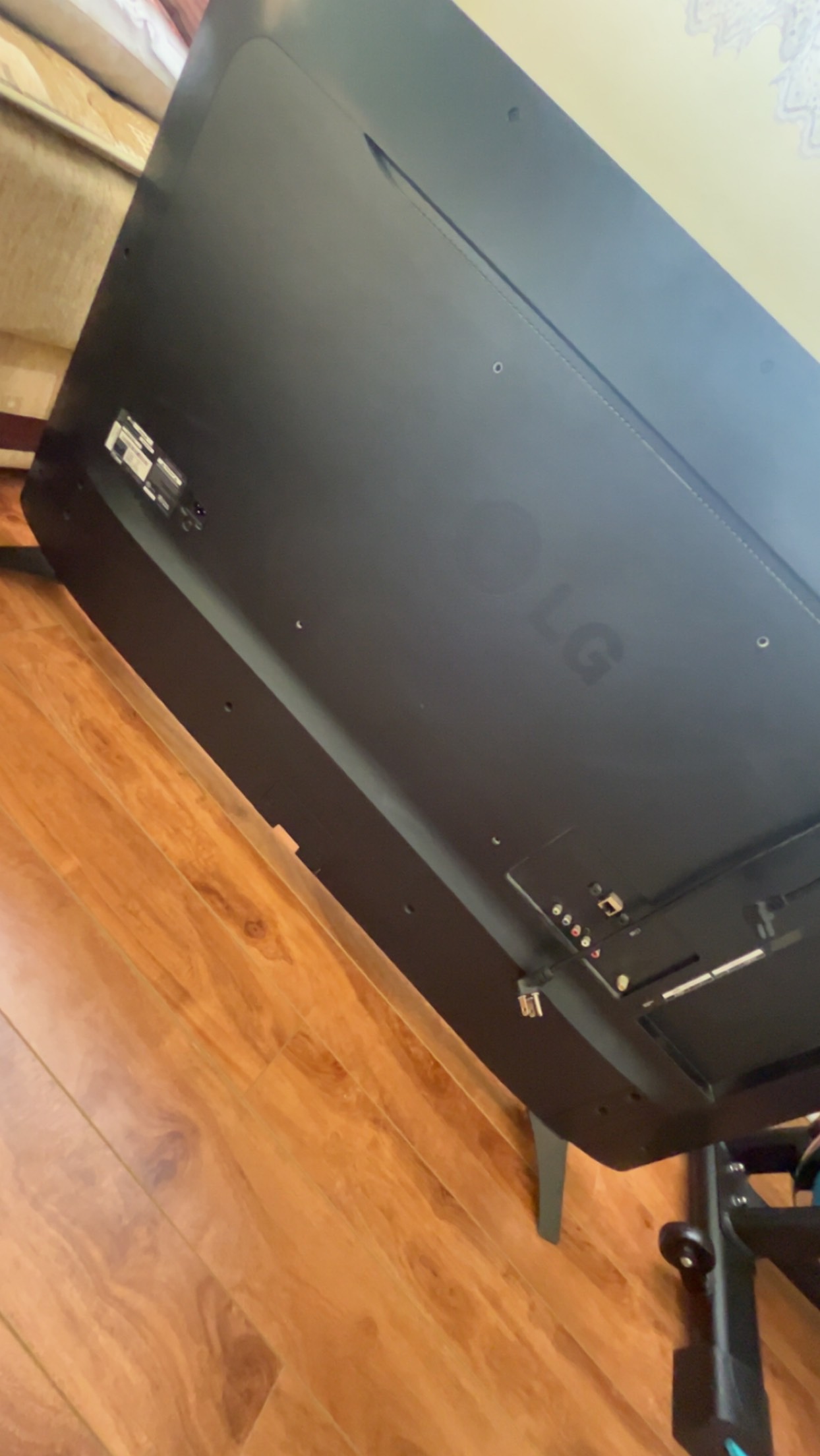 LG 43 inch TV - photo 3