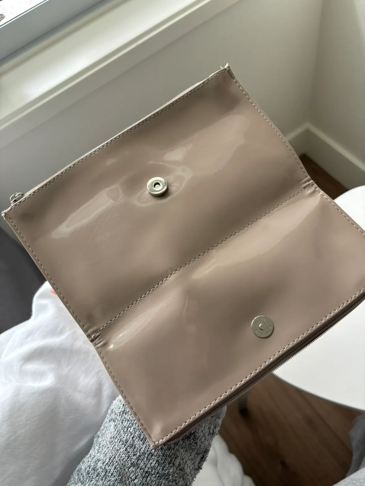 Dior Beauty Cosmetic Bag image indicator(6)