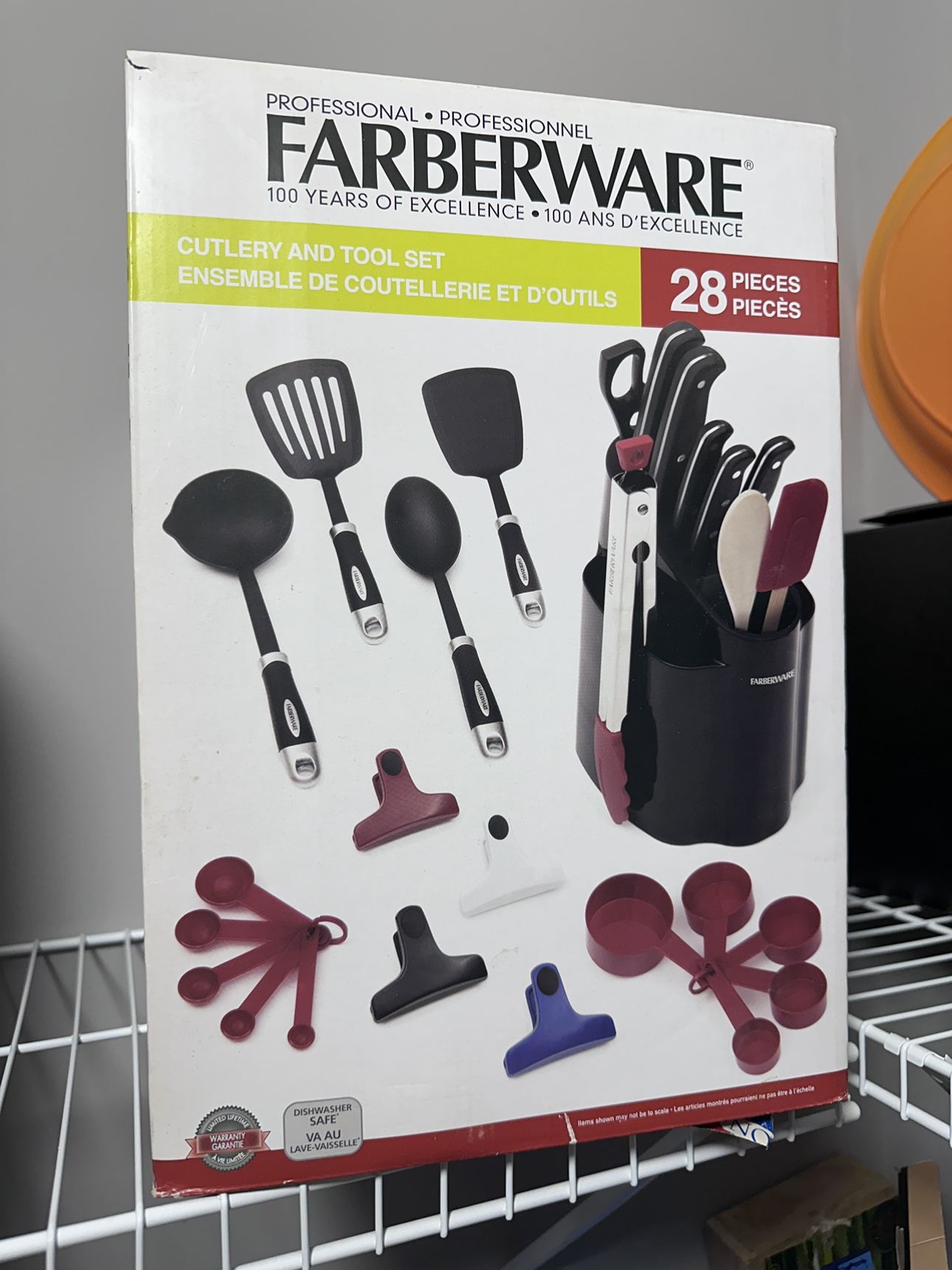 Farberware 28 Piece Cutlery and Tool Set
