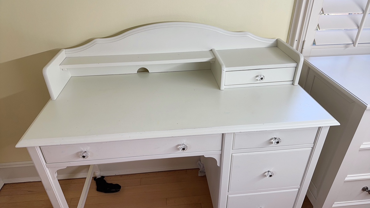 Pottery barn kids desk - photo 2