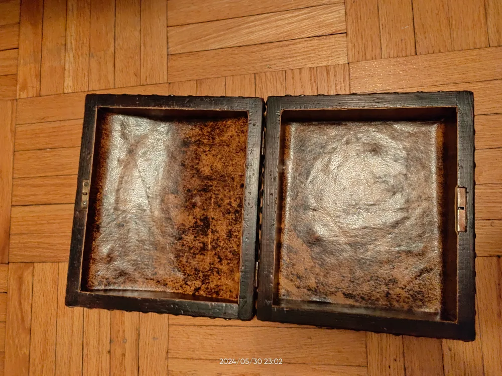 Leather jewellery box image indicator(2)