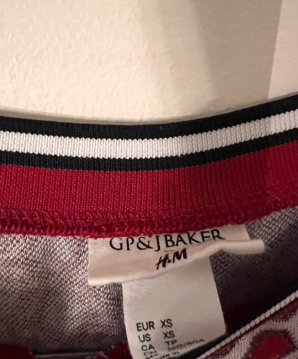 GP&J Baker x H&M Red and White Geometric Sweater and Skirt Set - photo 5