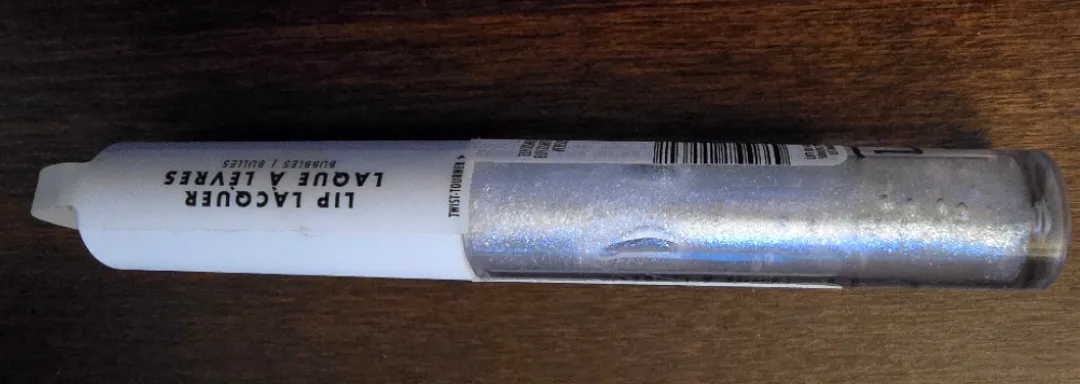 Bundle multiple Nail Polish + lipsticks + shampoo image indicator(7)