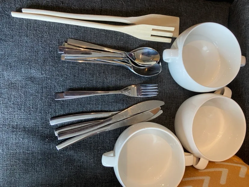 Soup Bowls and Utensils thumbnail