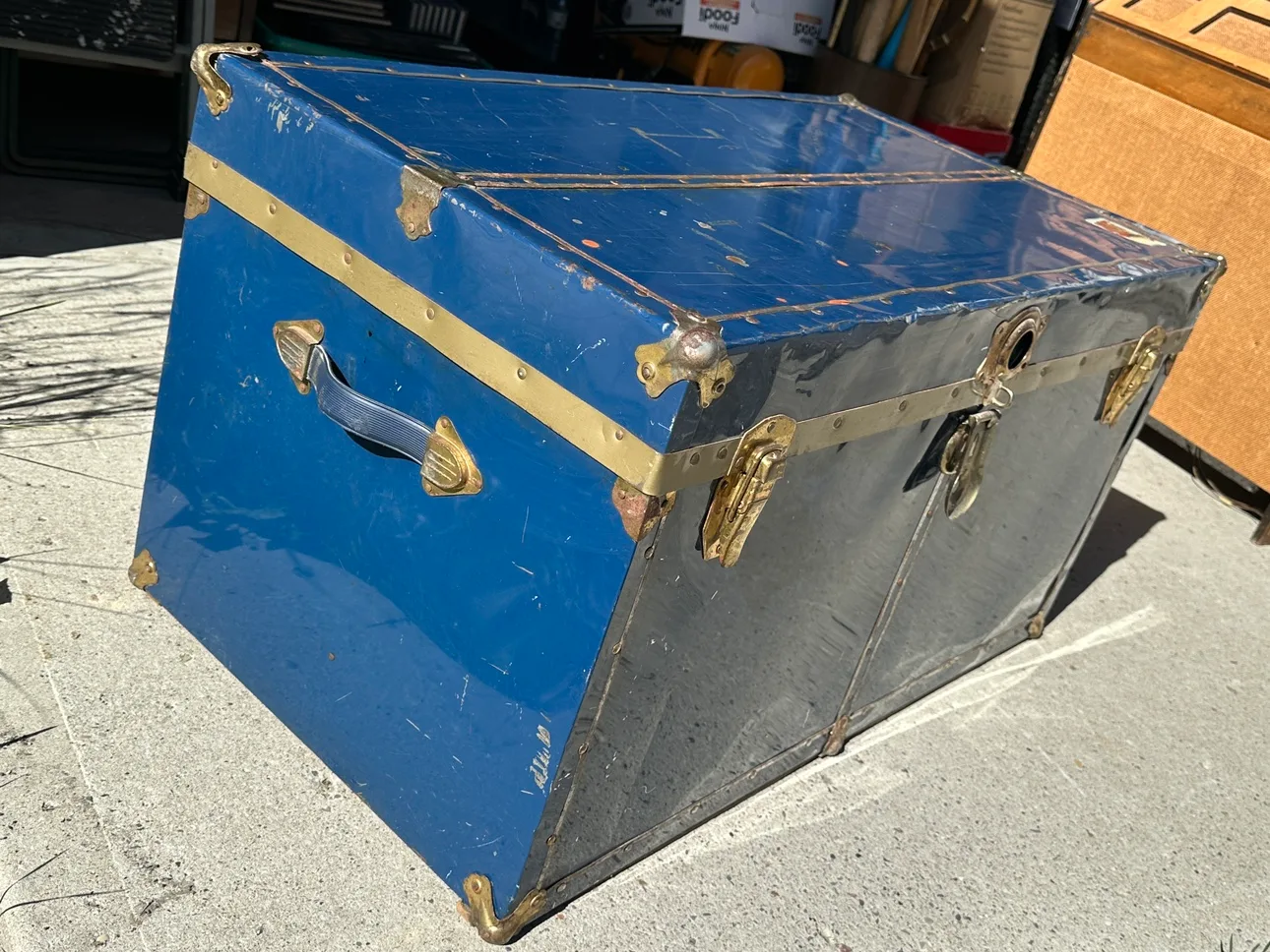 Vintage Trunk thumbnail