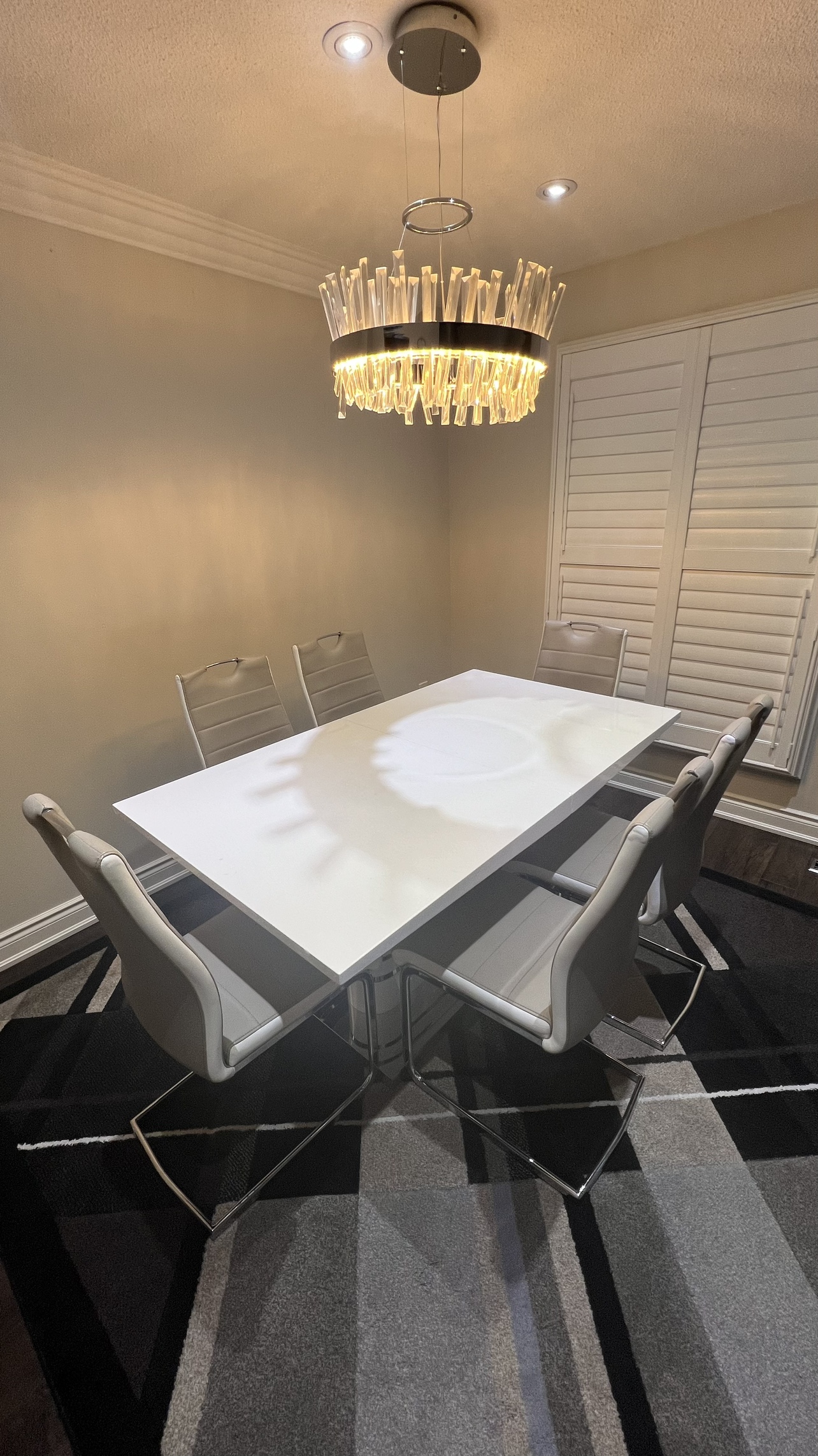 White Dining Table with 4 Chairs - photo 4