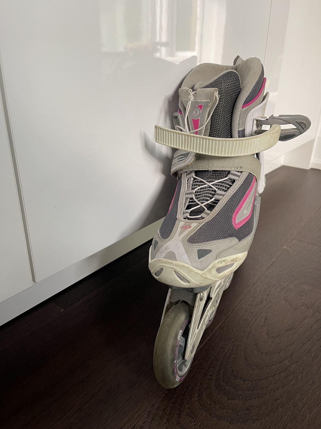 Roller blades womans size 7 - photo 5