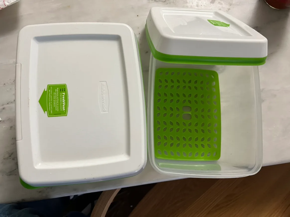 Rubbermaid FreshVent vegetable container thumbnail