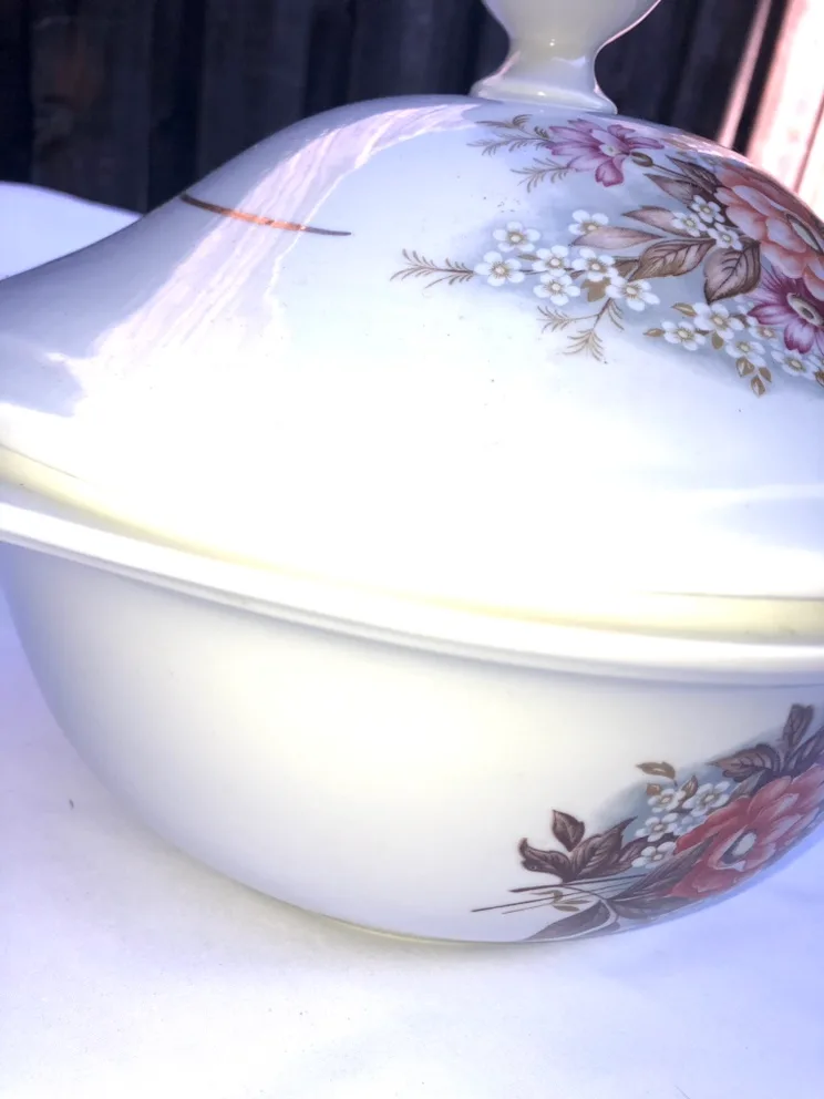 Floral Bone China Serving Bowl with Lid image indicator(5)