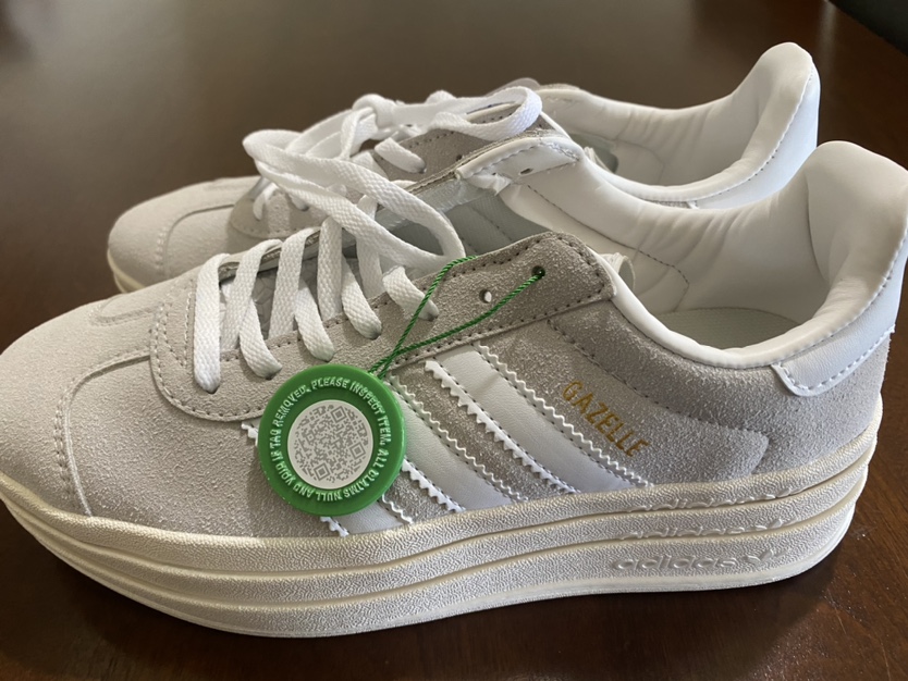 Woman’s Gazelle Sneakers