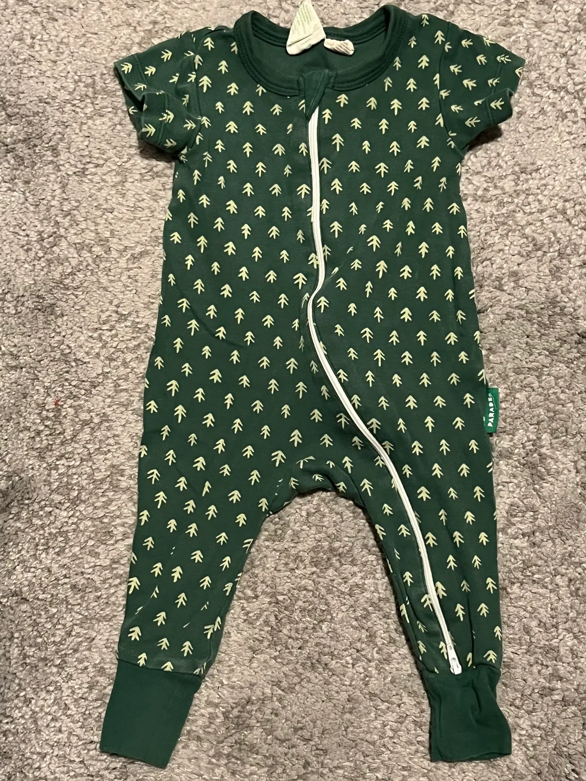 Parade Organics onesie Size 3-6 months thumbnail