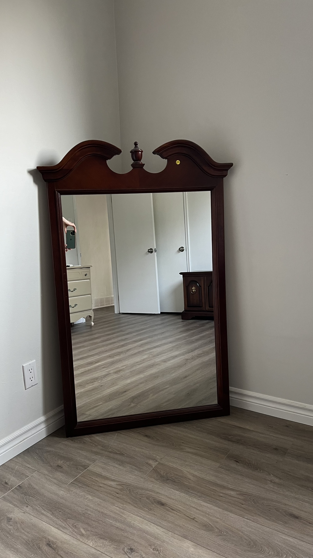 Vanity with Mirror - photo 5