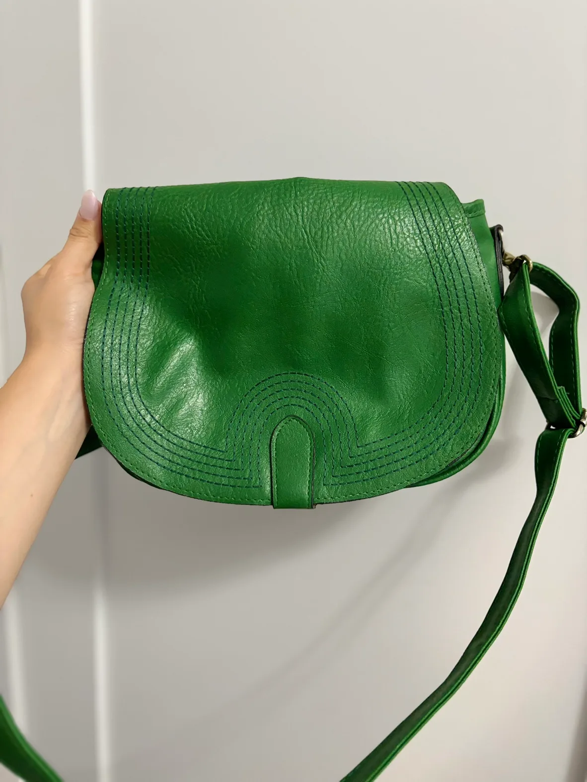 Coach bag and green purse image indicator(4)
