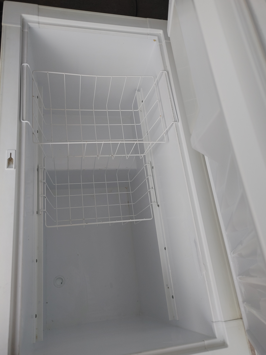 Medium Chest Freezer - photo 4