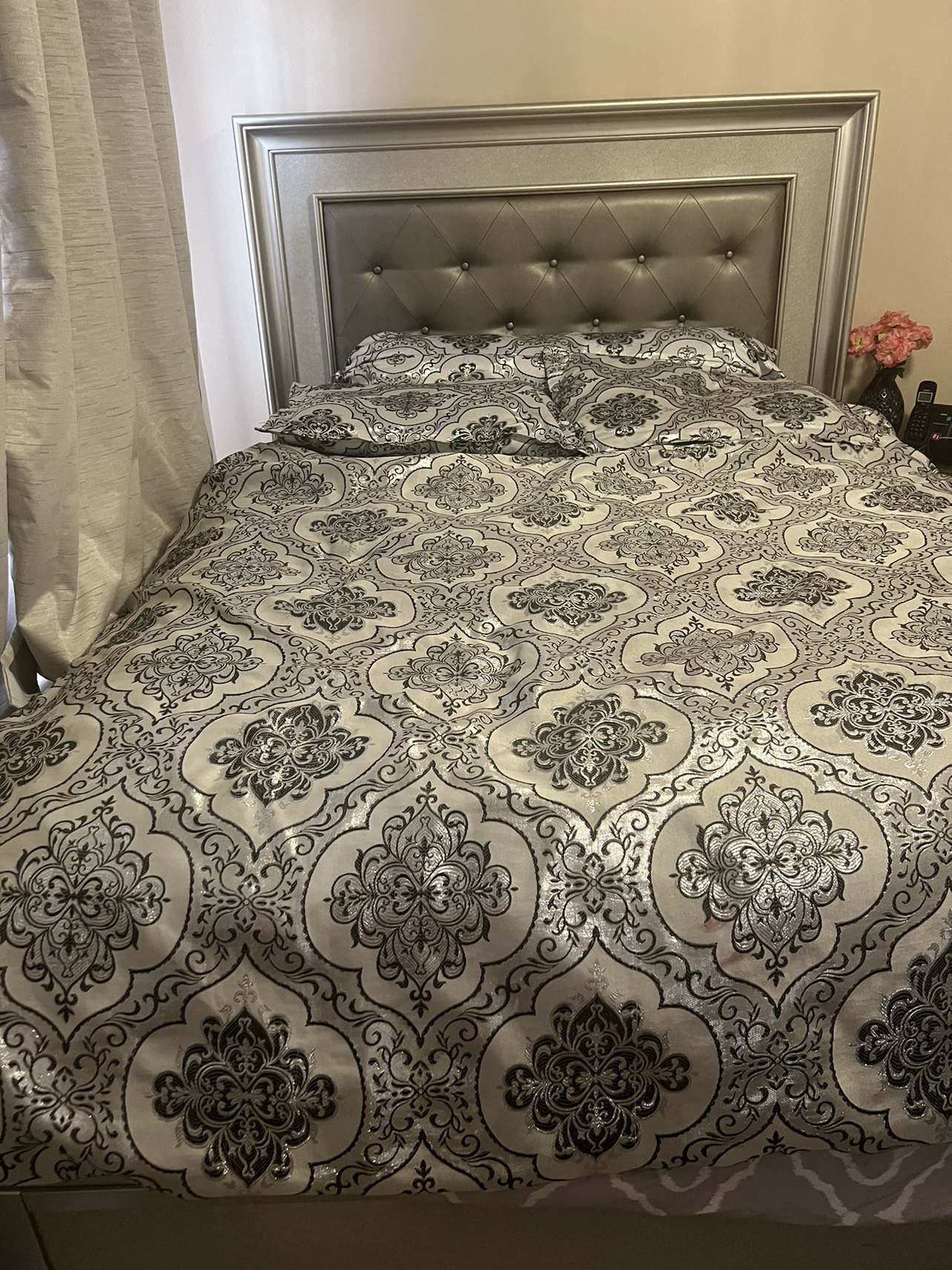 Queen-Sized Bed Frame - photo 2