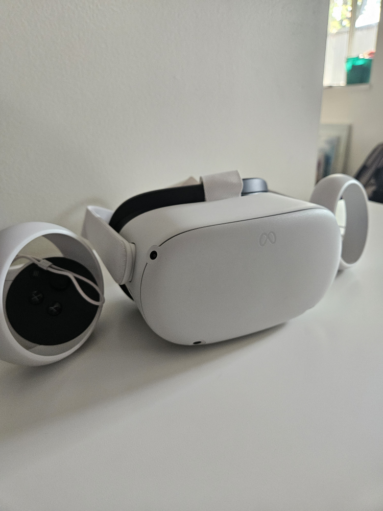 Meta Quest 2 VR Headset - photo 3