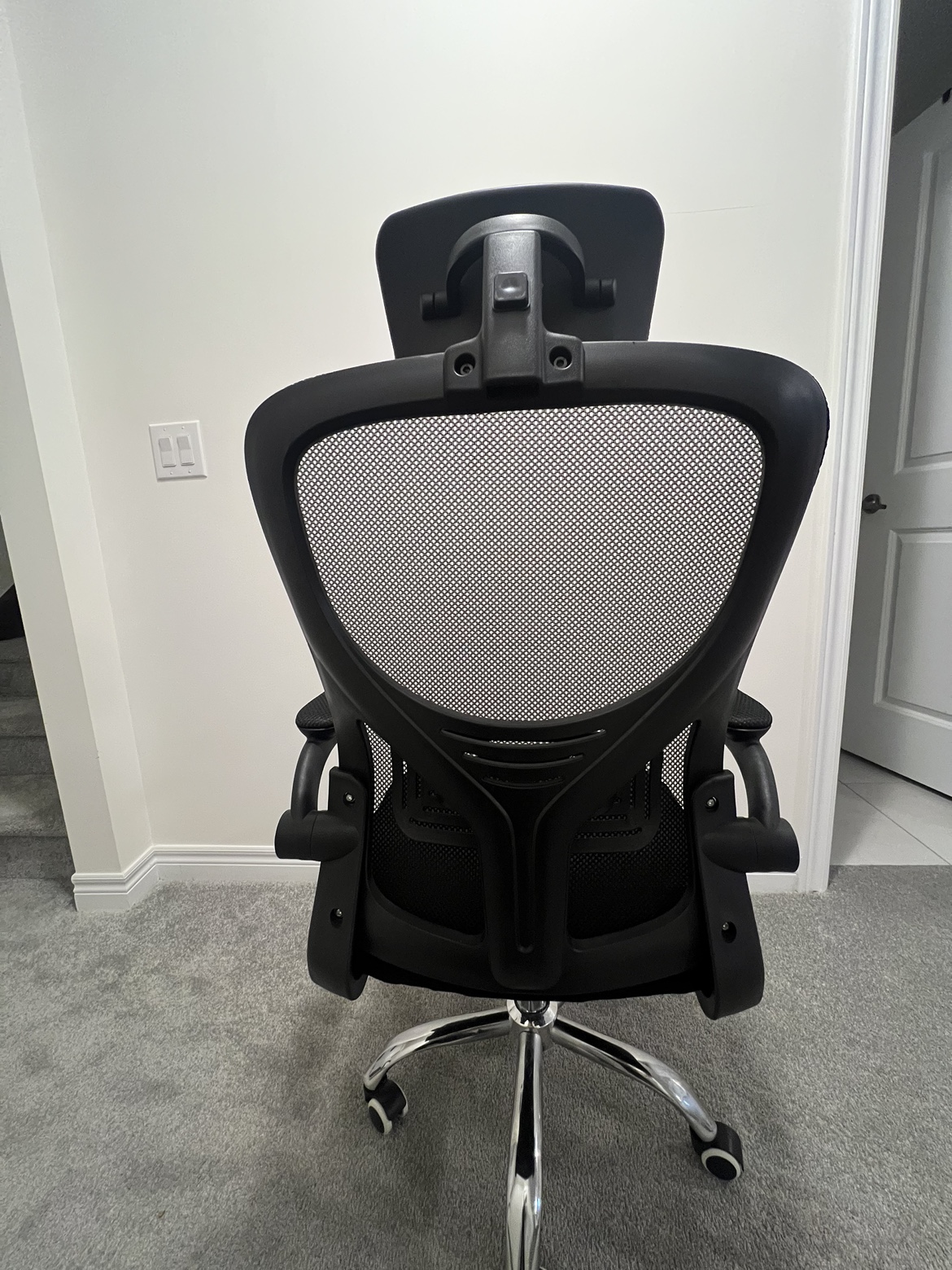 Black Mesh Office Chair with Headrest - photo 3