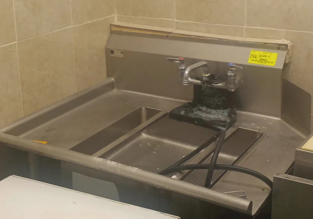 Sink with strain rack image indicator(2)