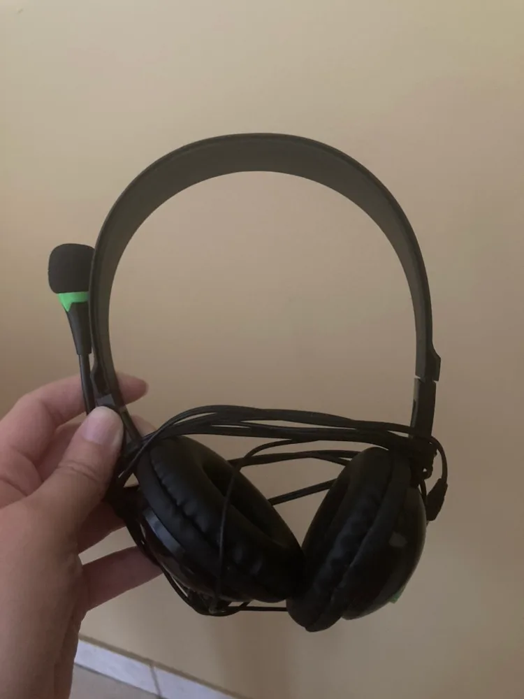 Headphones (barely used) (FREE) thumbnail