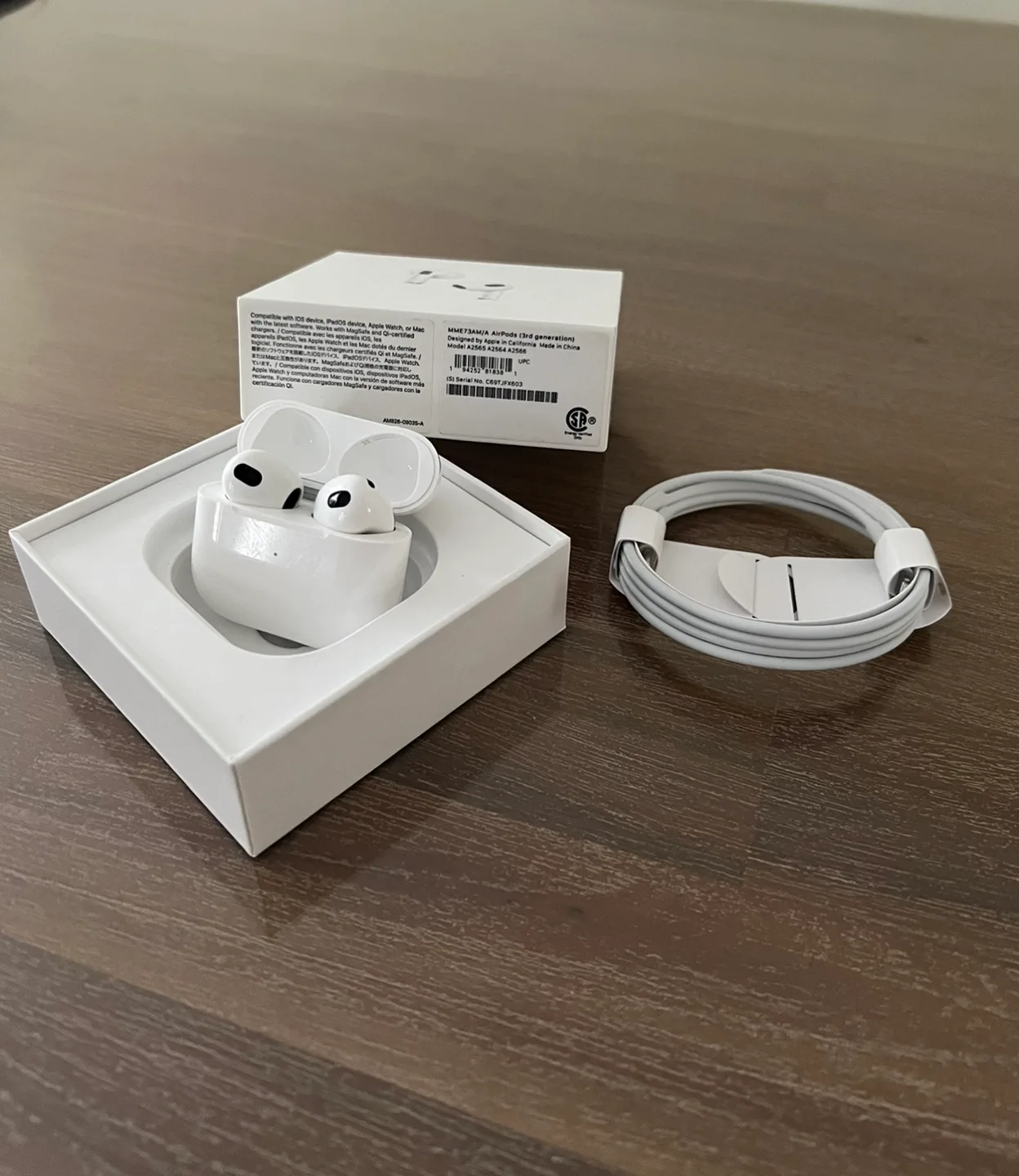 Apple AirPods (3rd generation) thumbnail