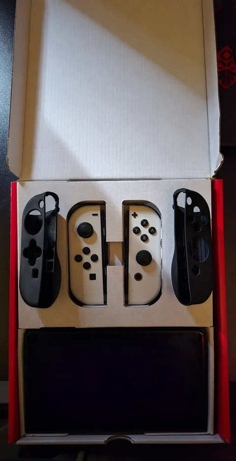 Nintendo Switch OLED Like New image indicator(4)