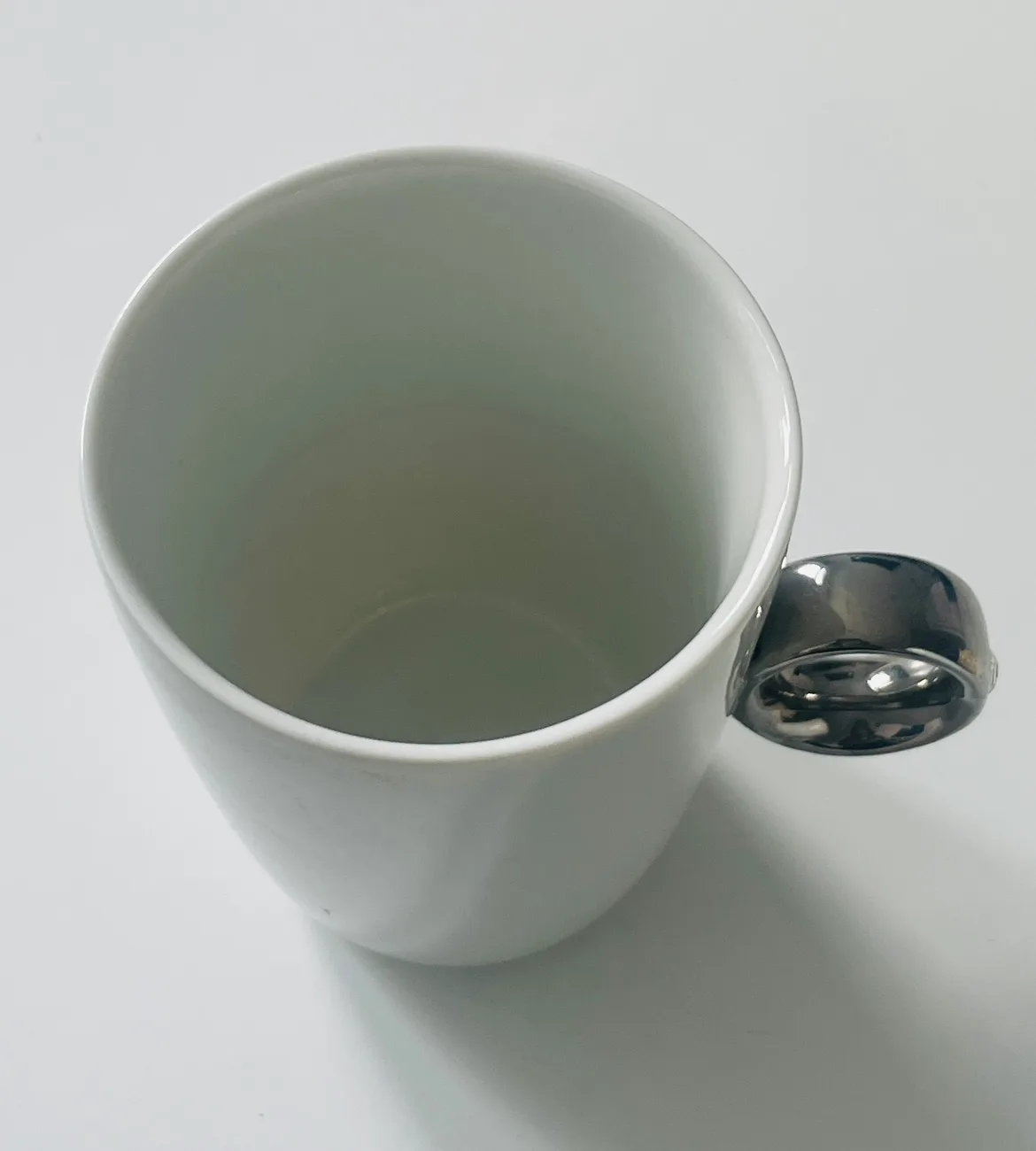 White Mug with Silver Ring Handle image indicator(4)