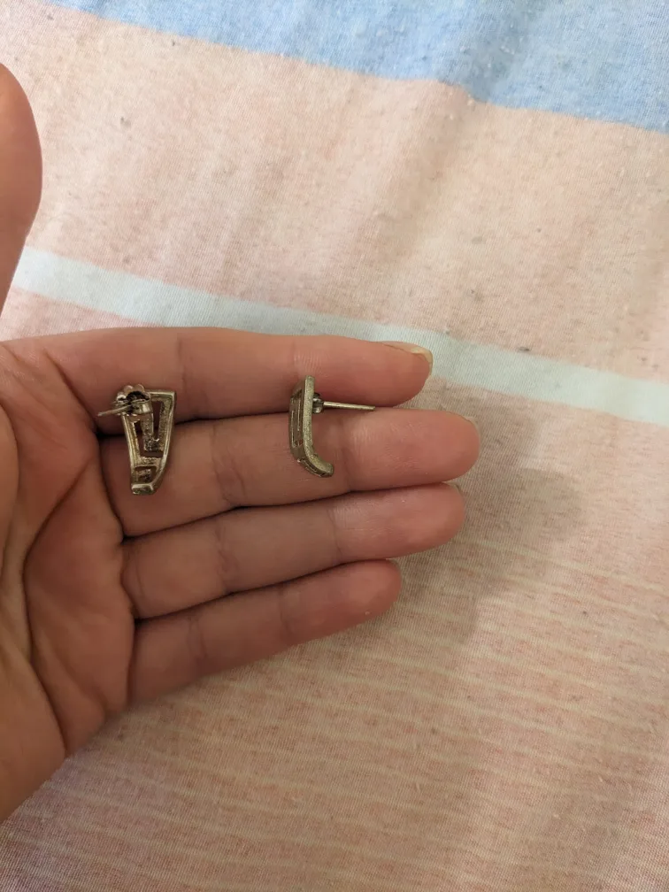 Silver Tone Earrings image indicator(3)