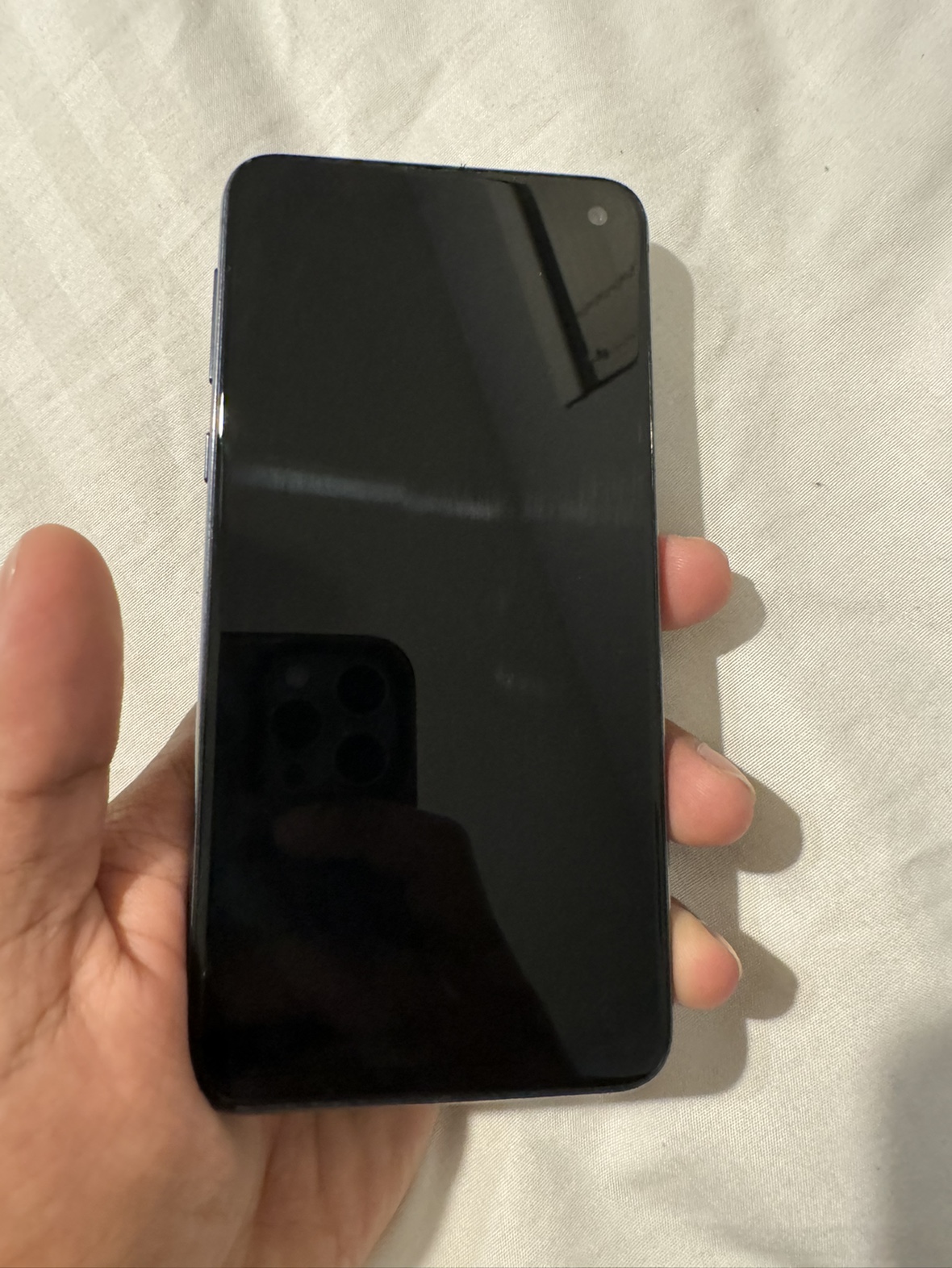 Samsung Galaxy S10e - photo 2