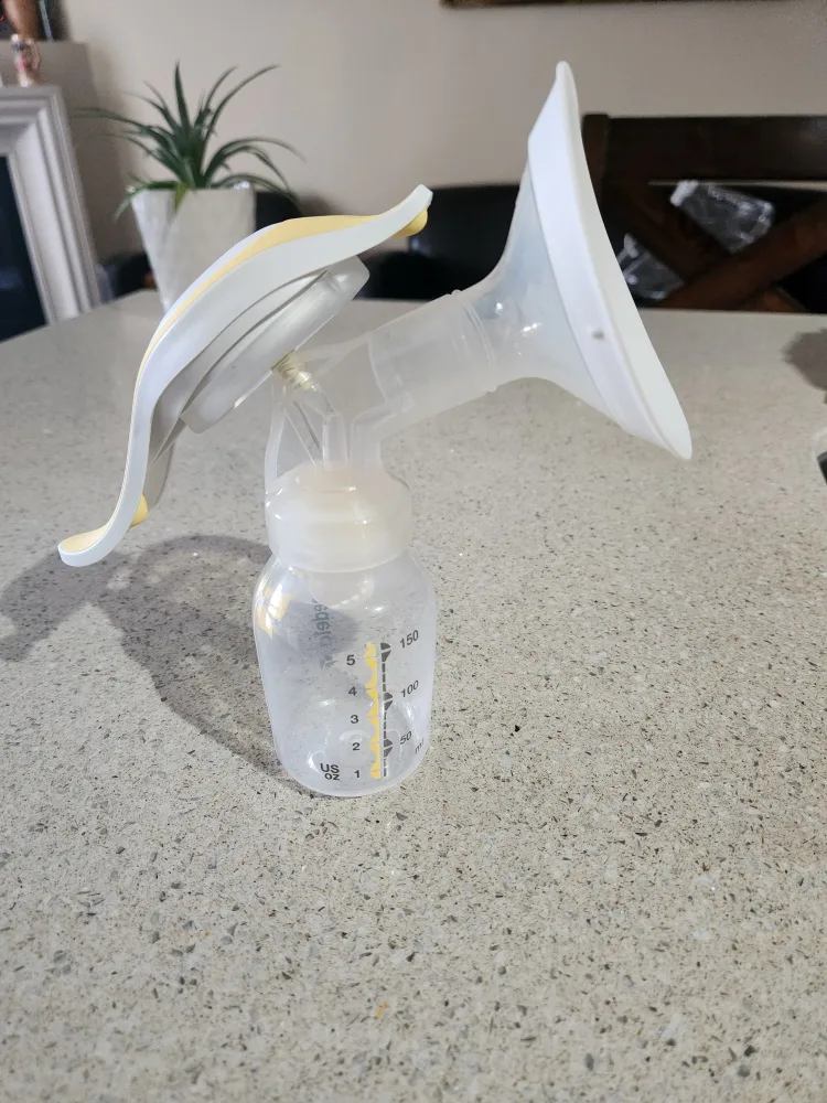 Medela Harmony Manual Breast Pump thumbnail