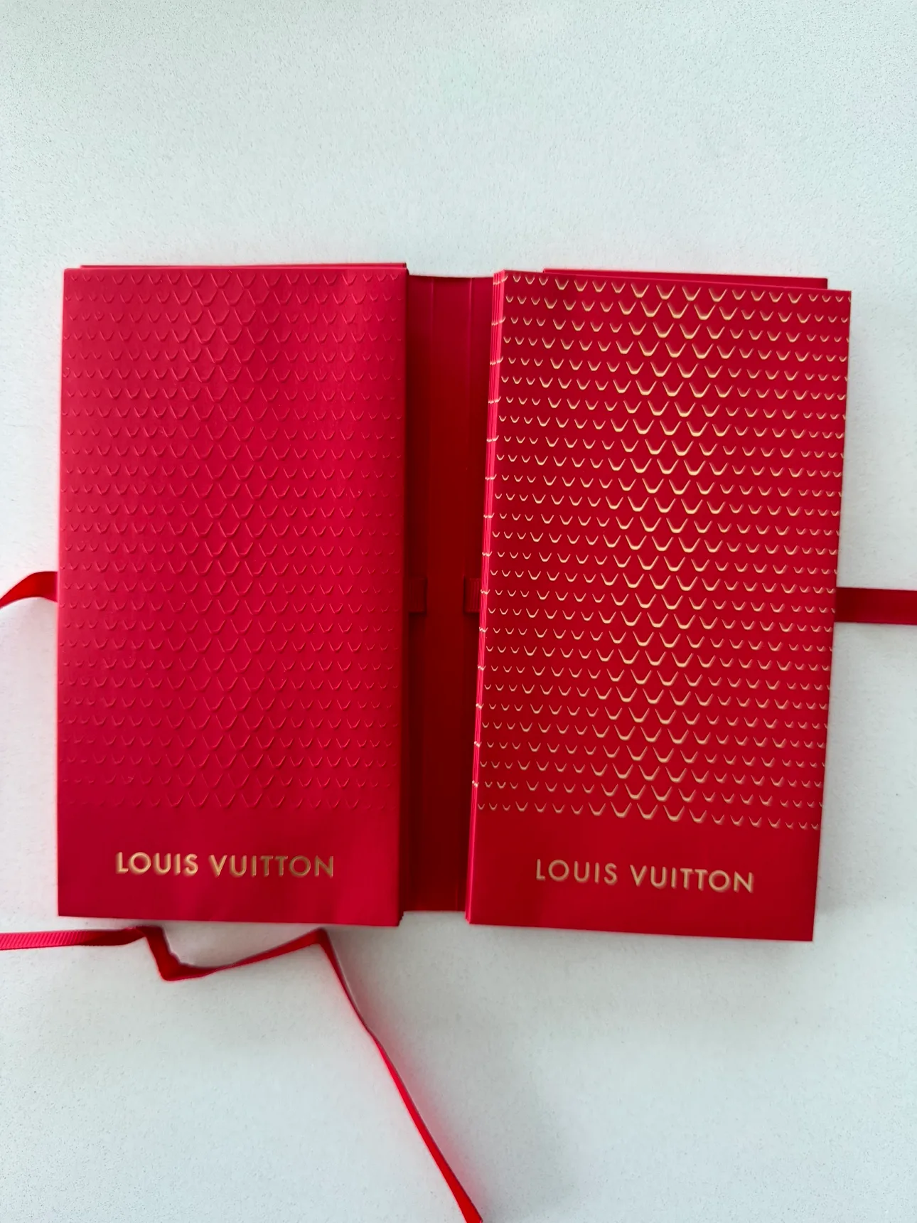Louis Vuitton Red Envelope image indicator(2)