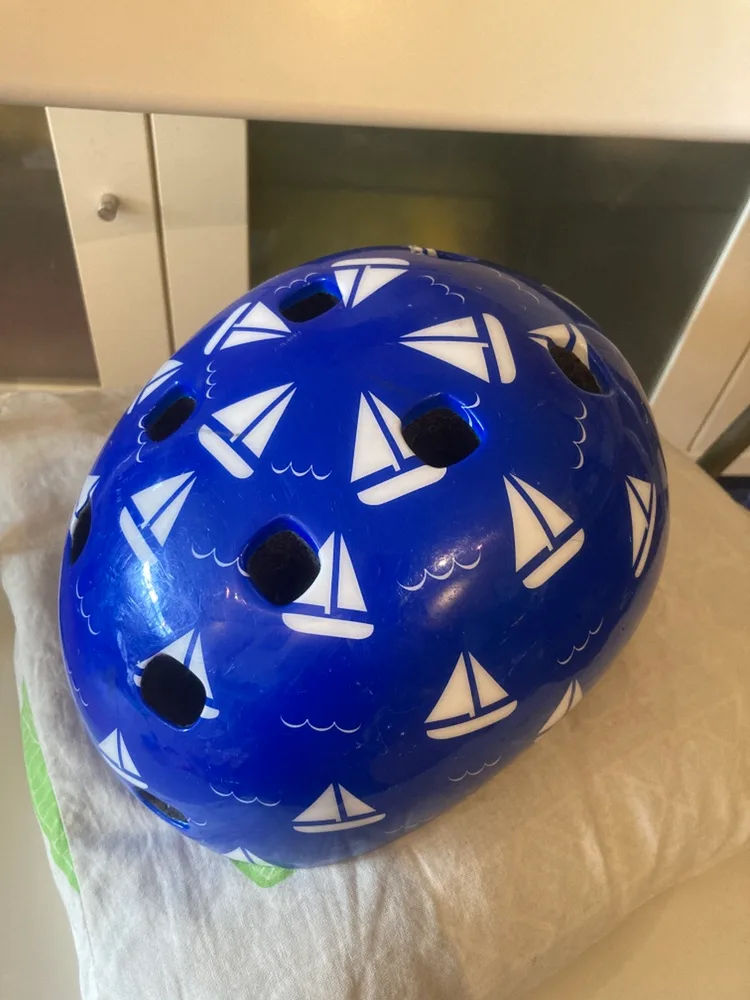 Kids' Helmet with Sailboat Design image indicator(2)