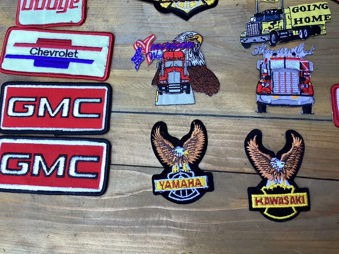 Crests MACK GMC FORD DODGE BMW VOLVO & more image indicator(7)