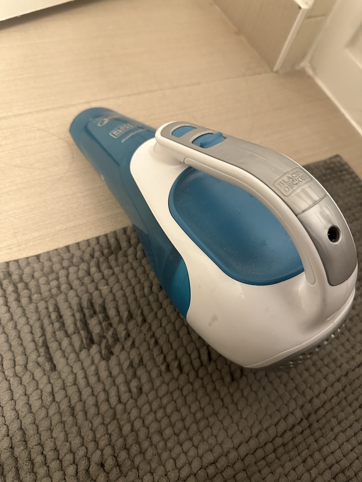Black + Decker - Wet & Dry Dustbuster Handheld Cordless Vacuum - photo 2