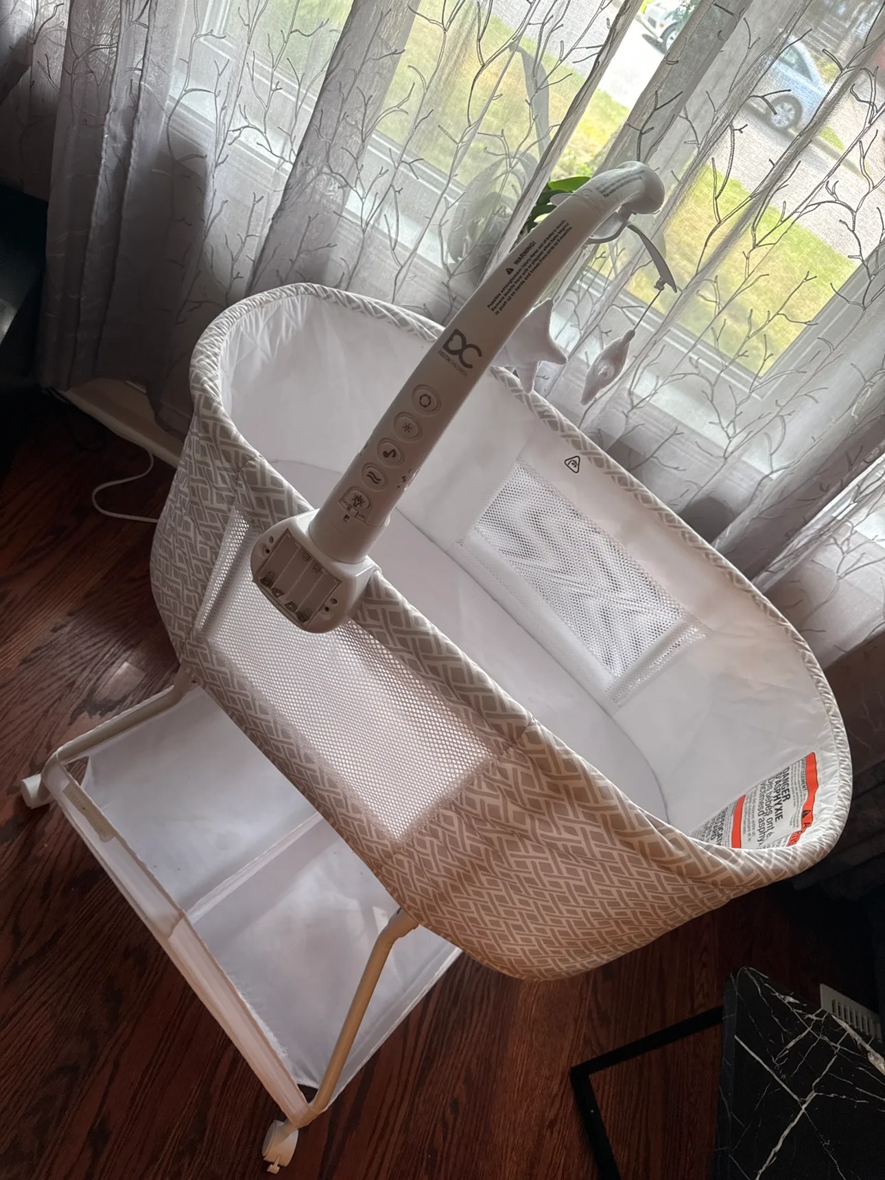 Delta Children Baby Bassinet image indicator(4)