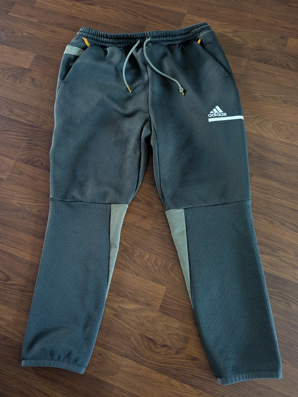 Adidas Sweatpants (Men XL) thumbnail