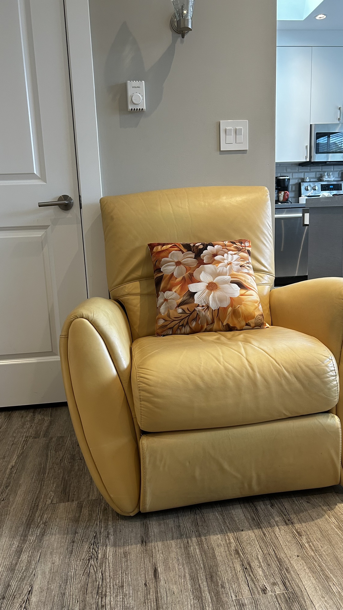 Lovely Buttercup yellow Recliner Chair