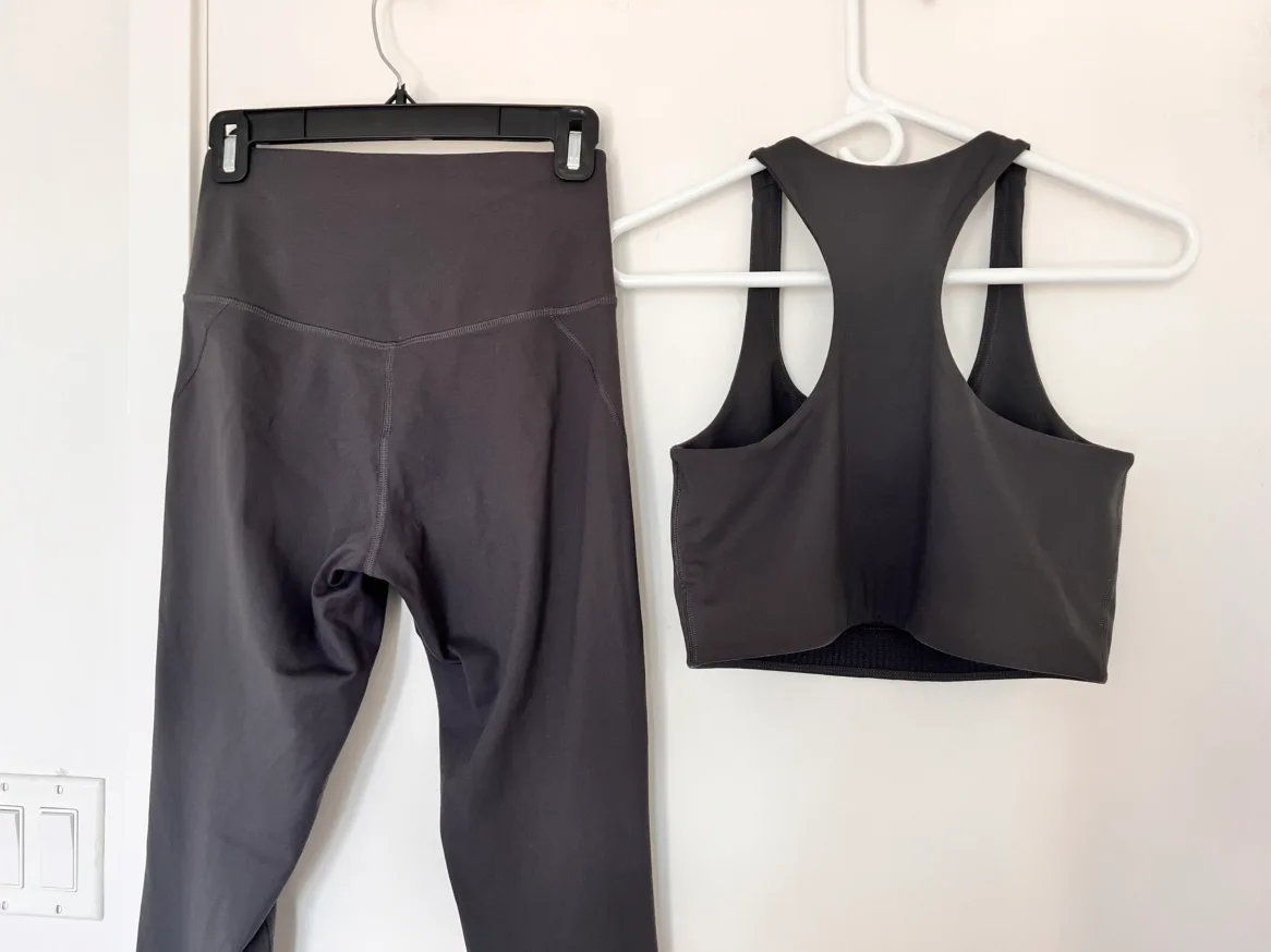 Girlfriend Collective Set sports bra + compressive leggings thumbnail