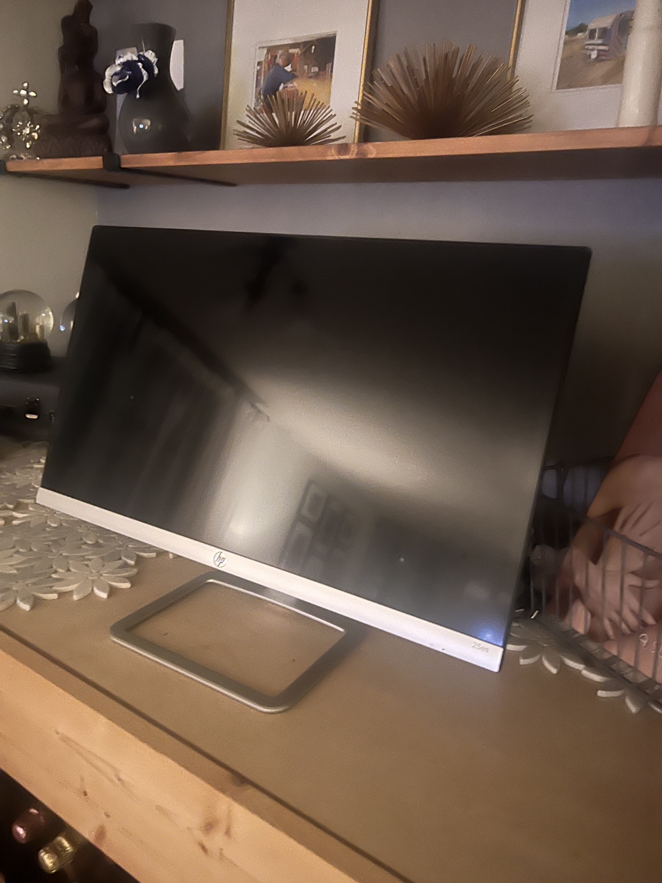 HP 25es Monitor-  26”