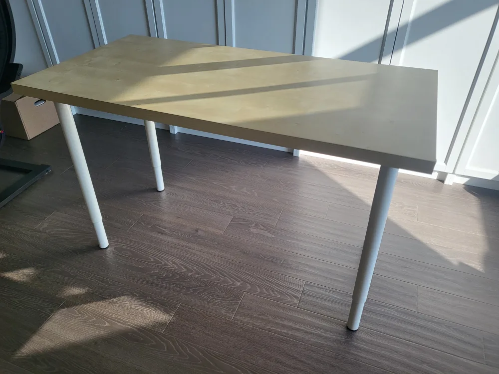 Ikea table / desk with adjustable legs thumbnail