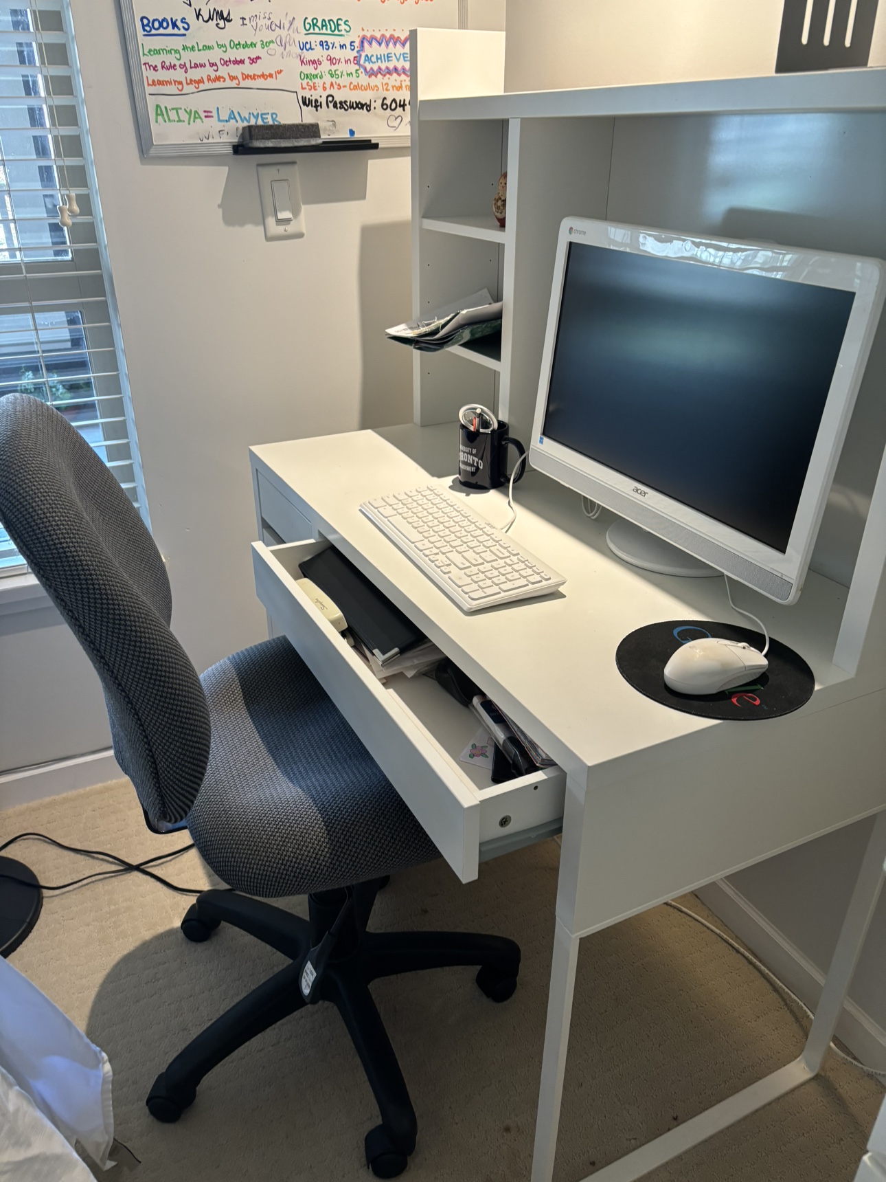 White Computer Desk with Hutch