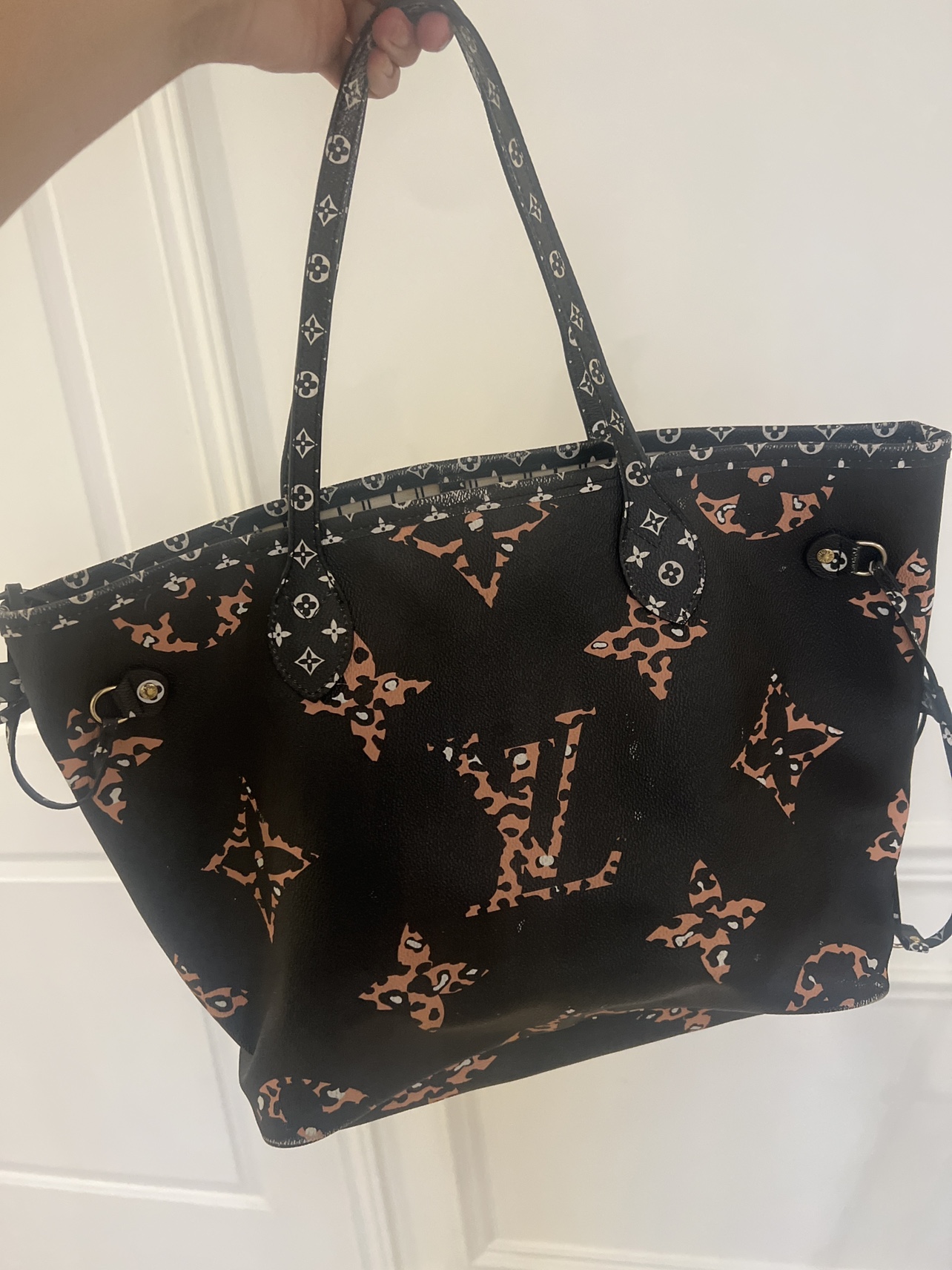 Louis Vuitton Neverfull MM Tote