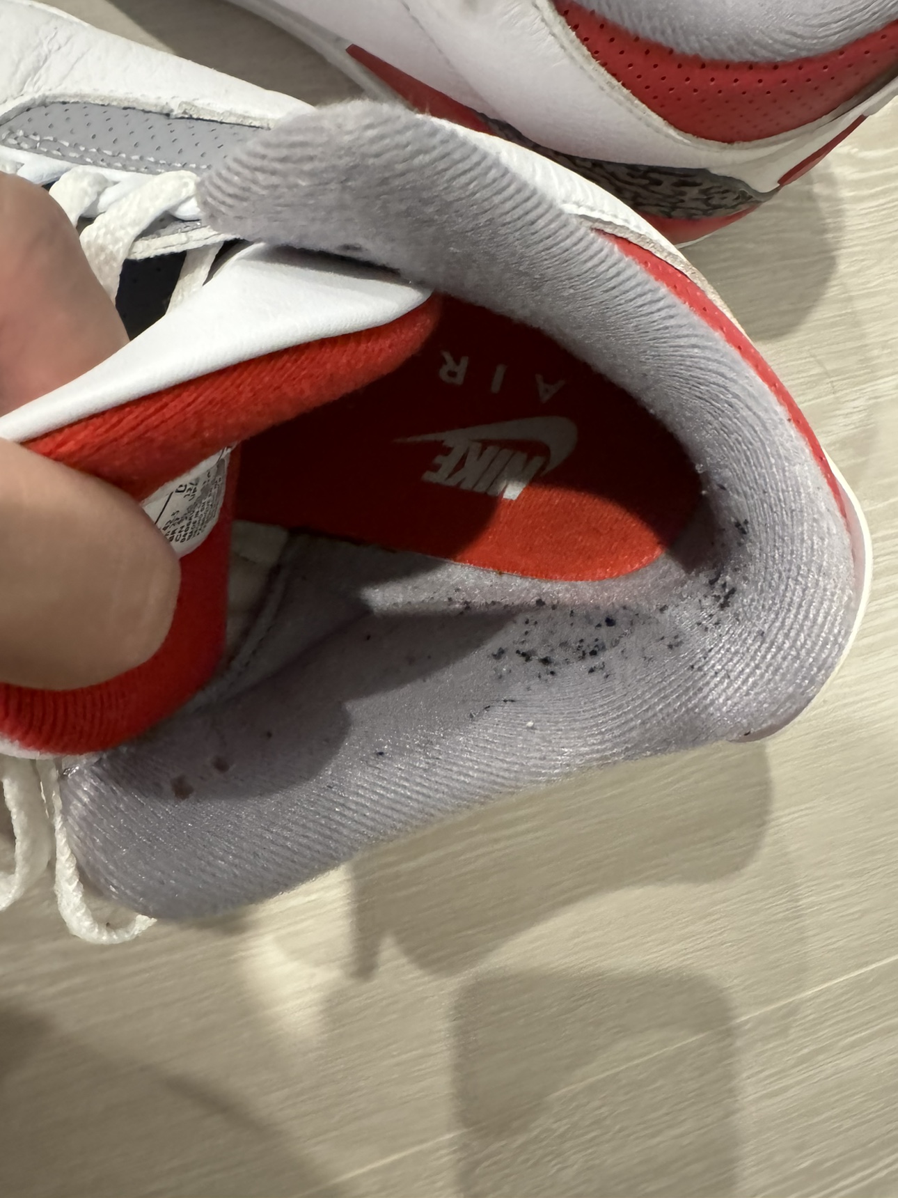 Air Jordan 3 Retro size 9 - photo 5