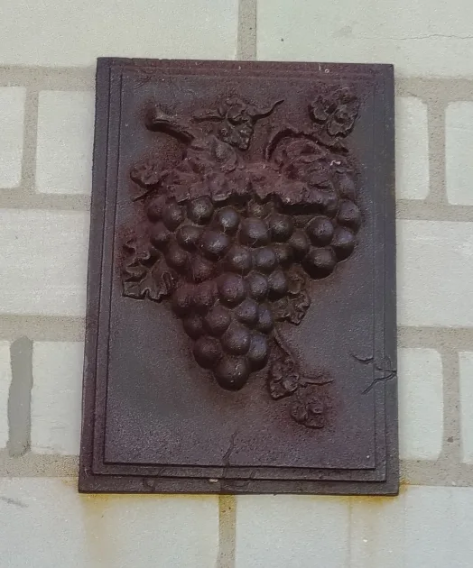 Outdoor Cast Iron Garden Wall Plaque of Grapes thumbnail
