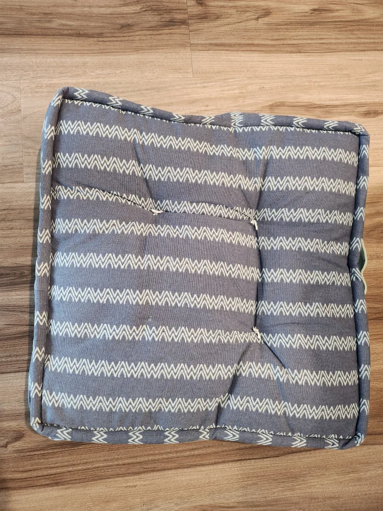 Round (1) & Square (1) Cushion thumbnail
