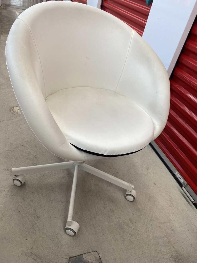 IKEA Skruvsta Ysane White Swivel Chair