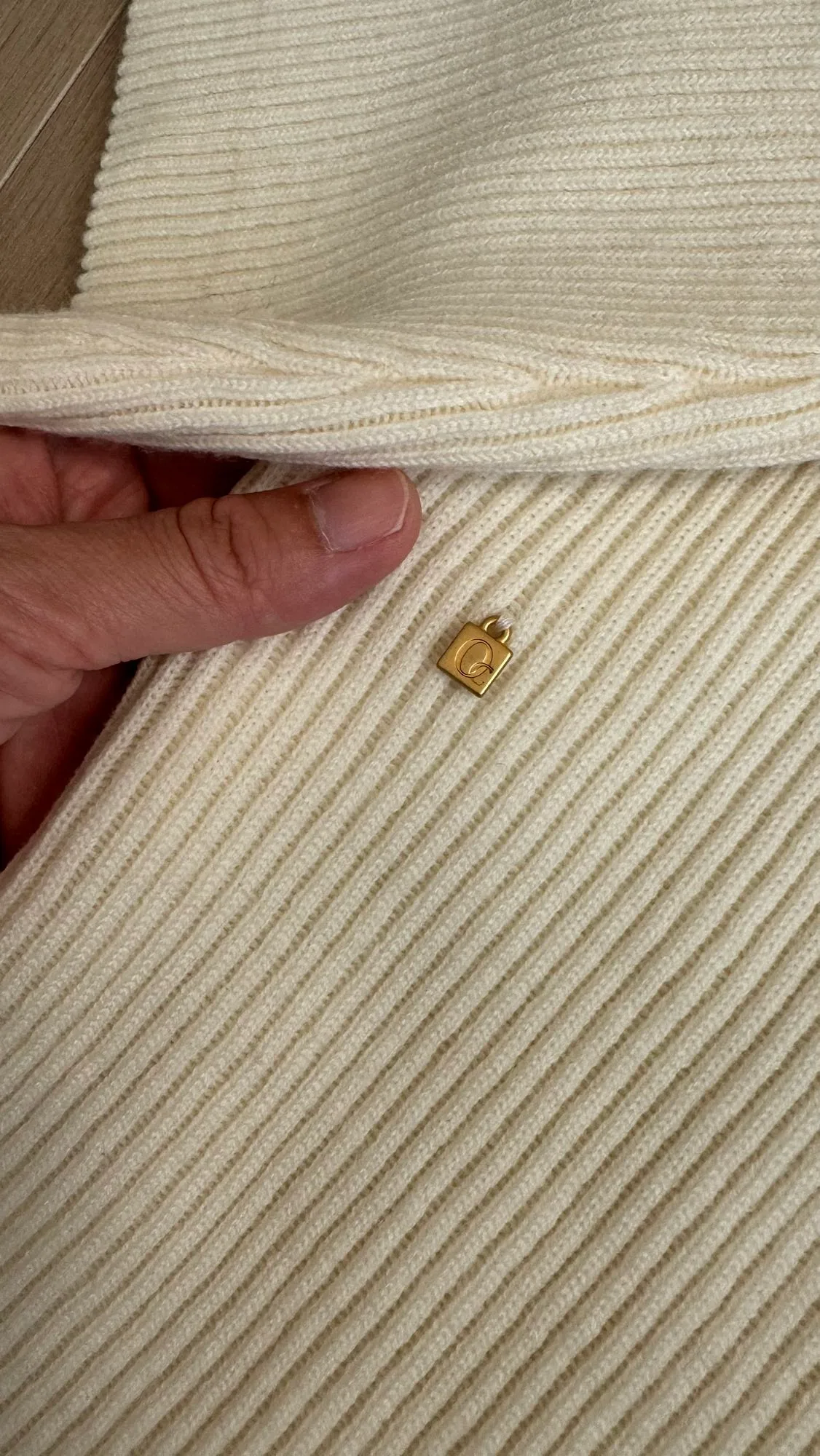 New! 100% wool creamy white wide-sleeves split sweater image indicator(5)