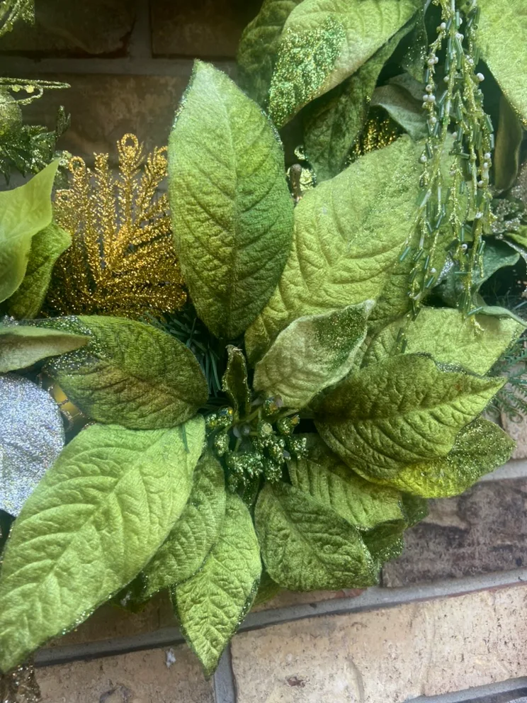 Green Christmas Wreath image indicator(5)