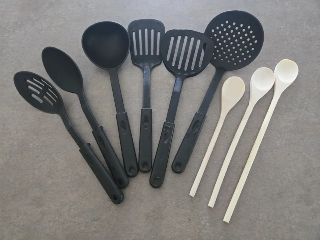 9-Piece Kitchen Utensil Set #freecycle thumbnail