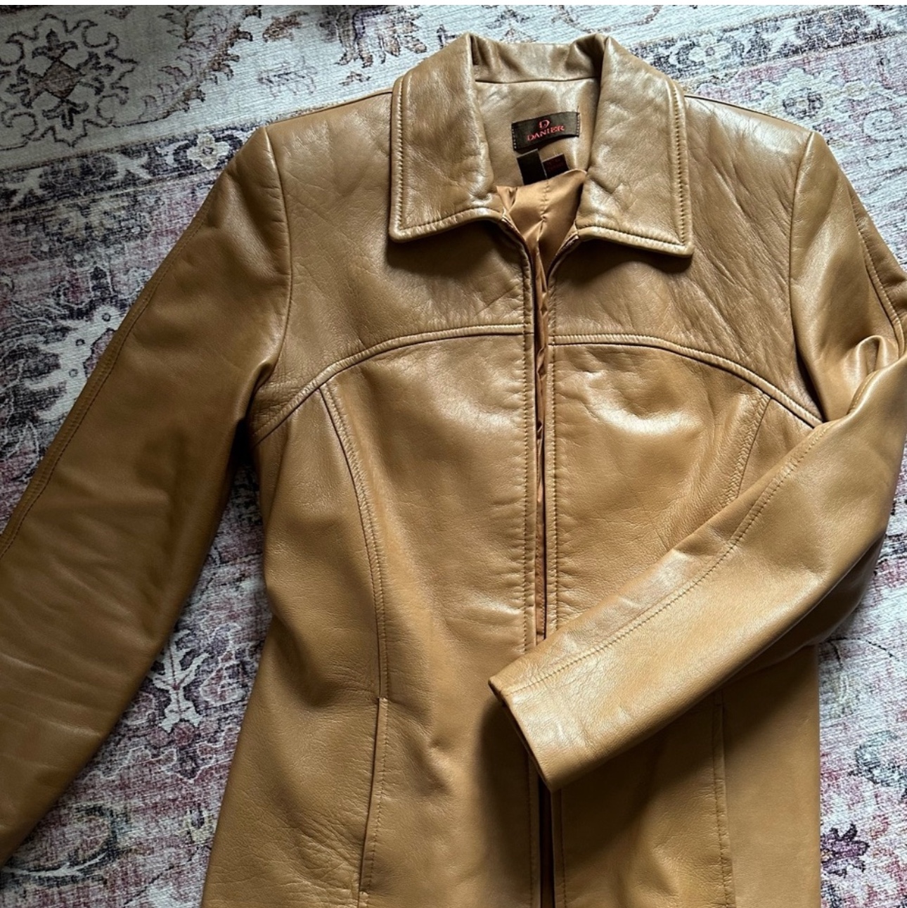 Danier toffee genuine Leather Jacket - photo 4