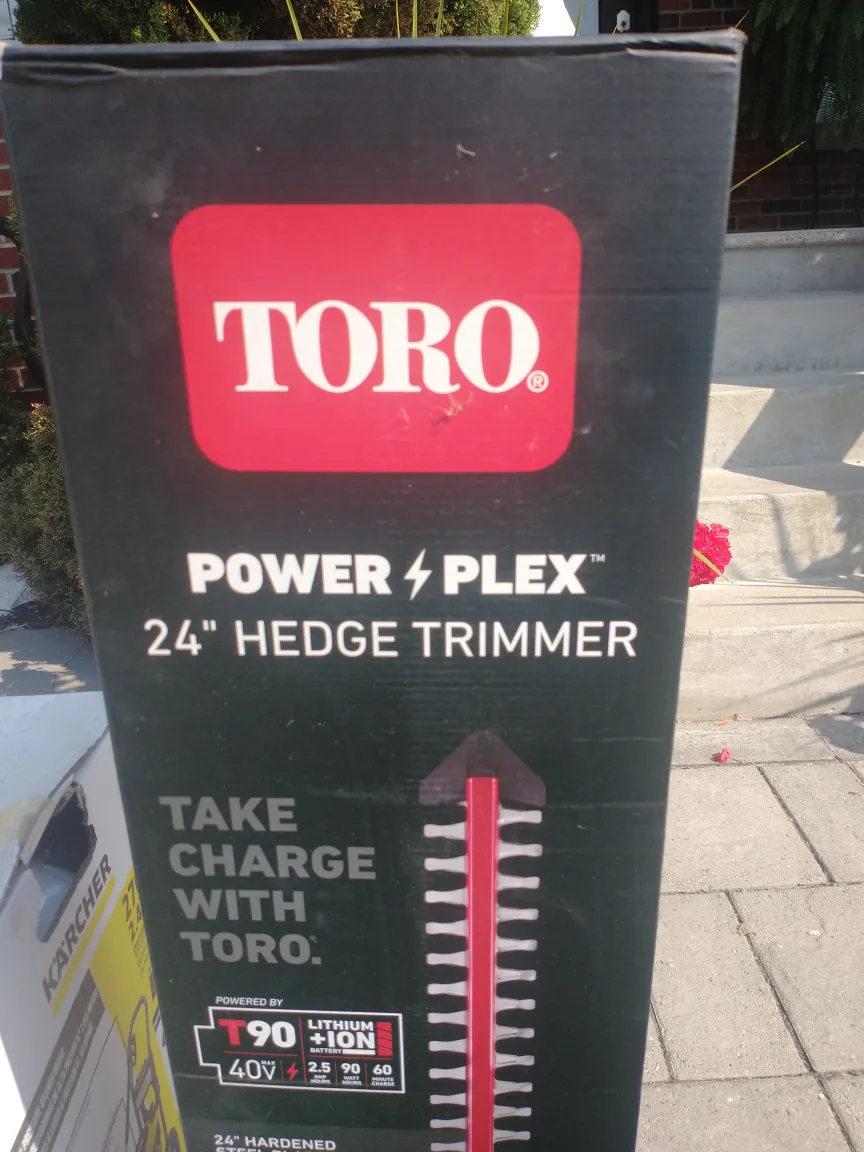 Toro PowerPlex 24" Hedge Trimmer thumbnail